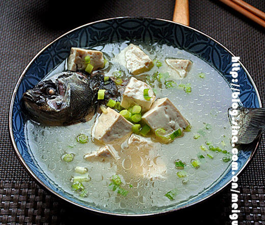 家常鲫鱼炖豆腐汤1 家常鲫鱼炖豆腐汤1