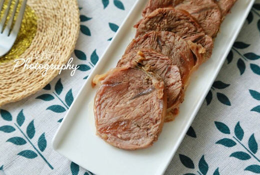 电饭煲五香卤牛肉1 电饭煲五香卤牛肉1