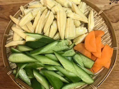 虾仁什锦小炒8