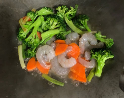 虾仁炒西兰花胡萝卜2 虾仁炒西兰花胡萝卜2