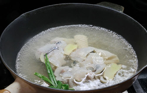 油淋草鱼片4 油淋草鱼片4