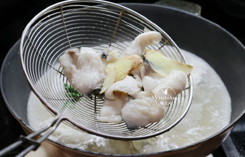 油淋草鱼片3 油淋草鱼片3